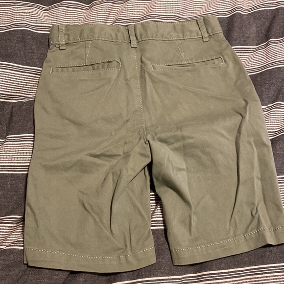 Children’s Place shorts - Picture 2 of 2